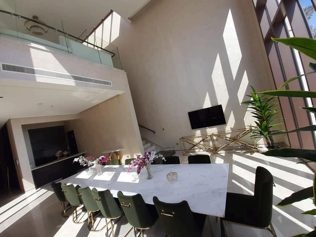 Saadiyat Villa dining area